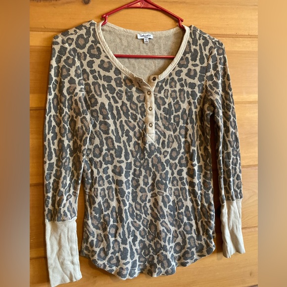 Splendid Leopard Thermal top • Size Small • EUC • cute! Sexy top 👏😍🐆 - Picture 1 of 11